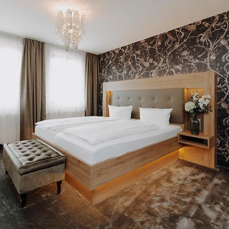 Hotel Schwarzer Adler ชเตนดัล ภายนอก รูปภาพ