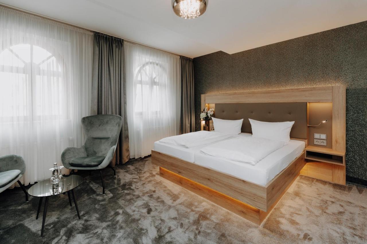Hotel Schwarzer Adler ชเตนดัล ภายนอก รูปภาพ